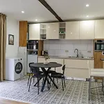 Elegant 3br & 1lr Waterfront Retreat In