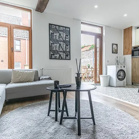 Elegant 3br & 1lr Waterfront Retreat In *