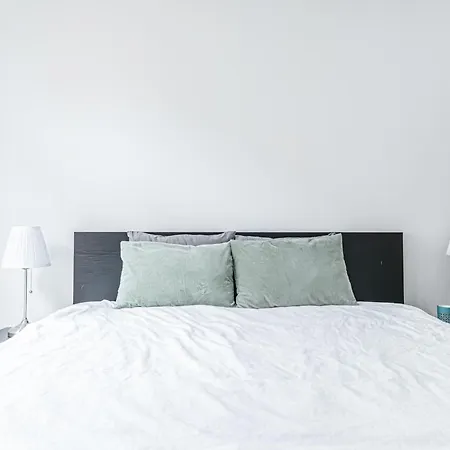 Elegant 3br & 1lr Waterfront Retreat In *