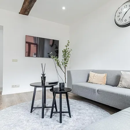 Elegant 3br & 1lr Waterfront Retreat In * Gand