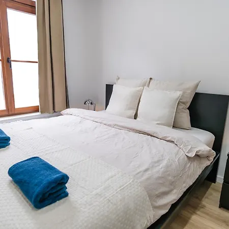 Elegant 3br & 1lr Waterfront Retreat In アパート *