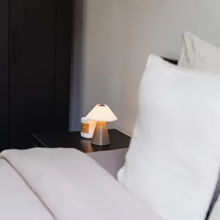 Elegant 3br & 1lr Waterfront Retreat In * ヘント