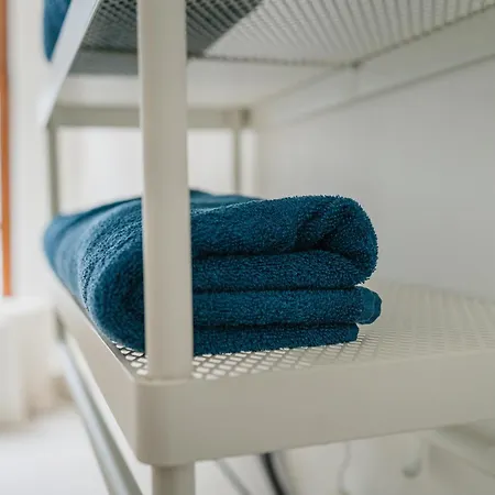 Elegant 3br & 1lr Waterfront Retreat In ヘント