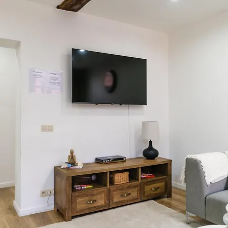 アパート Elegant 3br & 1lr Waterfront Retreat In