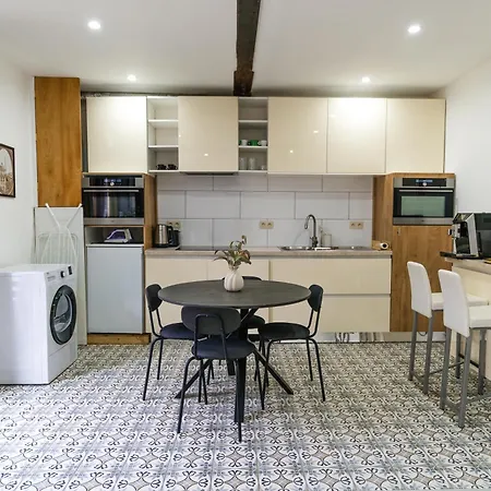 Elegant 3br & 1lr Waterfront Retreat In アパート *