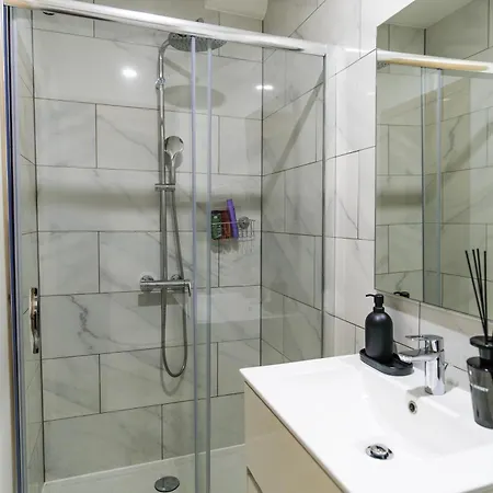 アパート Elegant 3br & 1lr Waterfront Retreat In ヘント