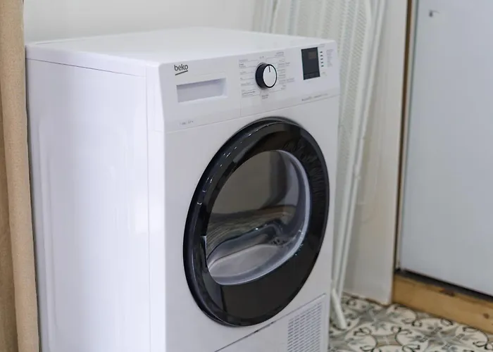 Elegant 3br & 1lr Waterfront Retreat In Gent