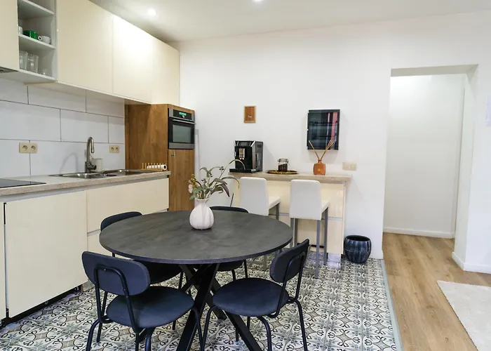 Apartmán Elegant 3br & 1lr Waterfront Retreat In