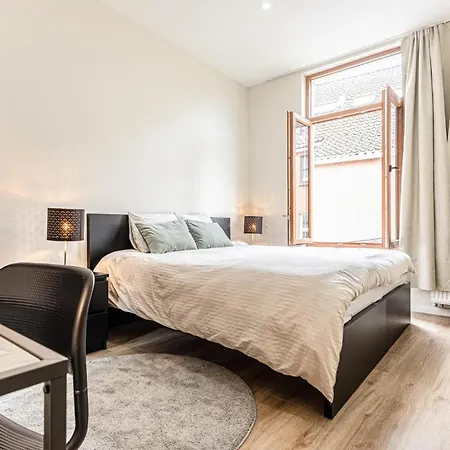 Appartement Elegant 3br & 1lr Waterfront Retreat In Gent