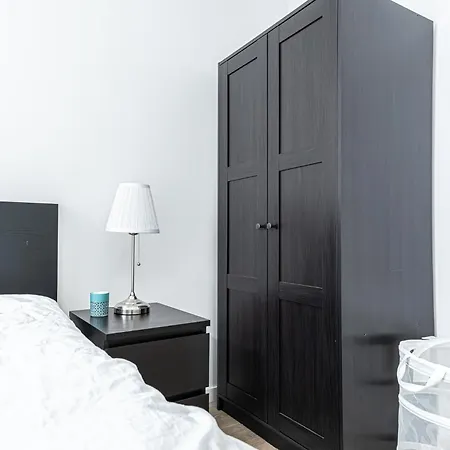 Elegant 3br & 1lr Waterfront Retreat In Appartement