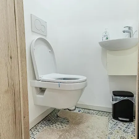 Elegant 3br & 1lr Waterfront Retreat In Appartement Gent