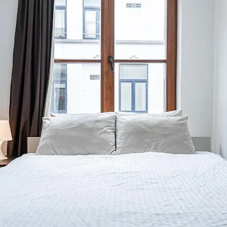 Appartement Elegant 3br & 1lr Waterfront Retreat In Gent