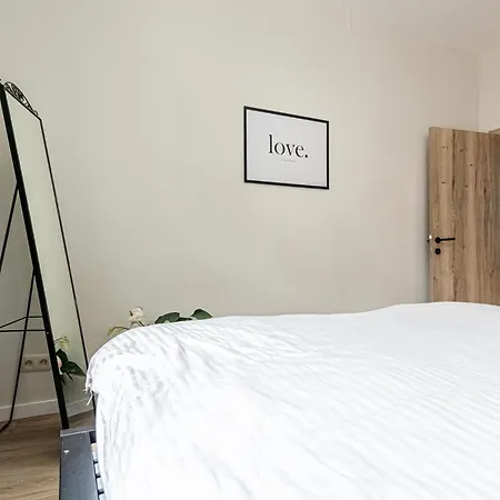 Appartement Elegant 3br & 1lr Waterfront Retreat In