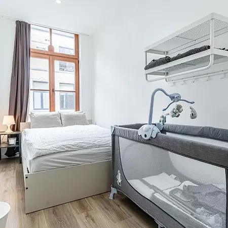 Appartement Elegant 3br & 1lr Waterfront Retreat In Gent