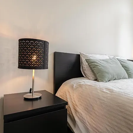 Elegant 3br & 1lr Waterfront Retreat In