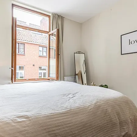 Elegant 3br & 1lr Waterfront Retreat In * Gent