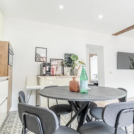 Elegant 3br & 1lr Waterfront Retreat In Appartement *