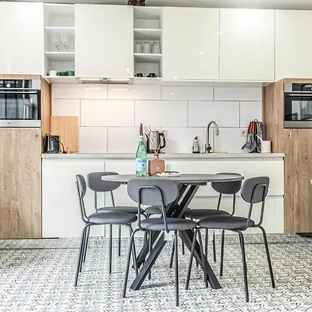 Elegant 3br & 1lr Waterfront Retreat In Appartement Gent