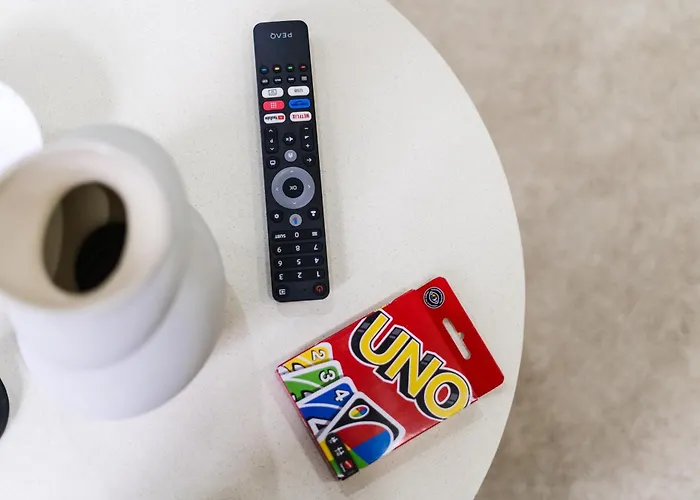 Elegant 3br & 1lr Waterfront Retreat In Appartement *