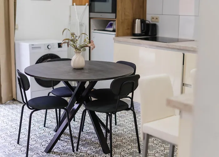 Appartement Elegant 3br & 1lr Waterfront Retreat In Gand